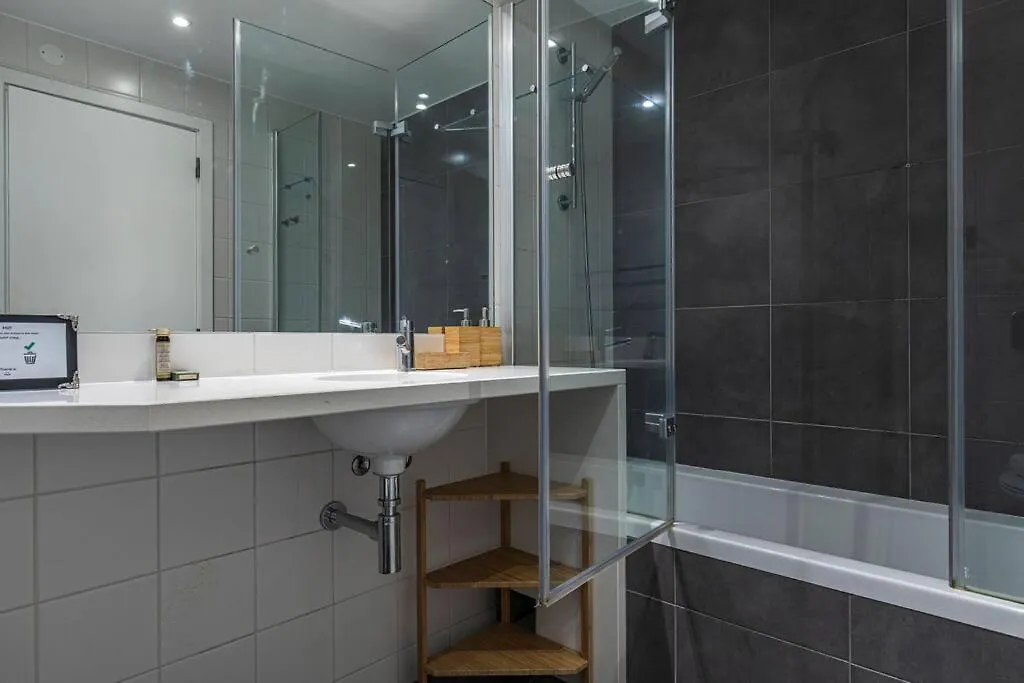 Downtown 2-Bedroom Apartment W/Terrace Lissabon 0*,