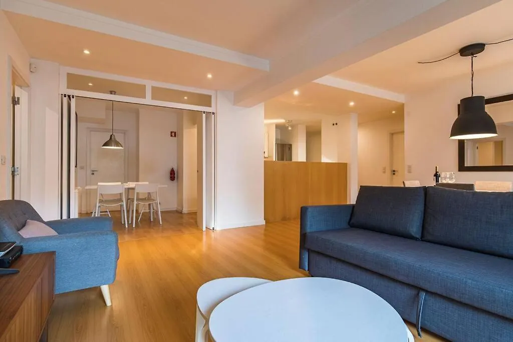 Downtown 2-Bedroom Apartment W/Terrace Lissabon 0*,  Portugal